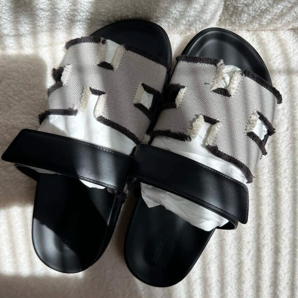 Size 38 chypre black fringed brand new in box - Picture 1 of 1